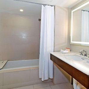 King Room BathTub Disability Access